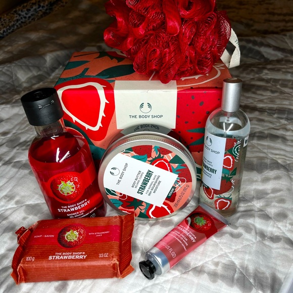 The Body Shop Other - 🍓The Body Shop Strawberry Big Gift, 6pc